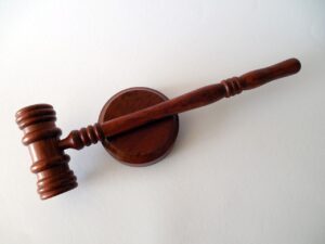 Pomoc adwokata. Adwokat Sieradz: prawo cywilne, karne i rodzinne