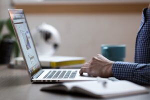 Jak skutecznie wybrać kurs BHP online i nie popełnić błędów?